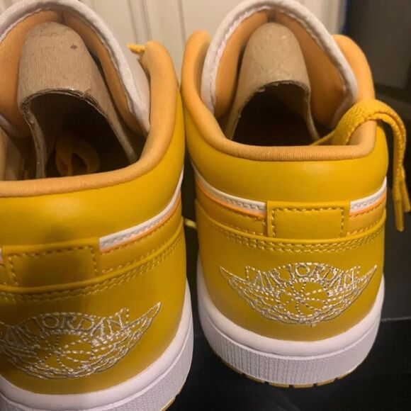 AIR JORDAN 1 LOW POLLEN 553558-171 Sz 8.5 - Picture 9 of 11